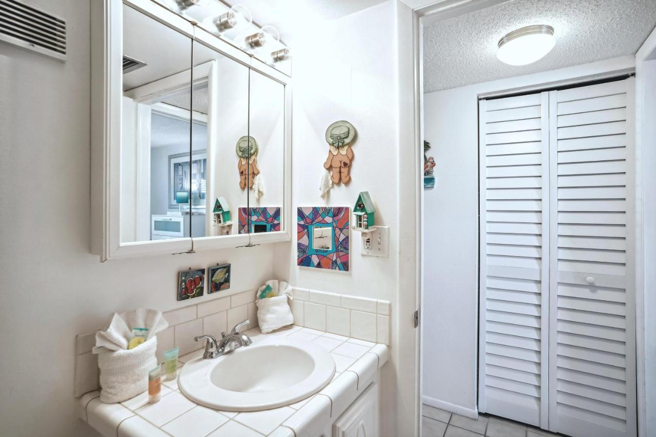 Sunset Chateau 409 St. Pete Beach Exterior photo