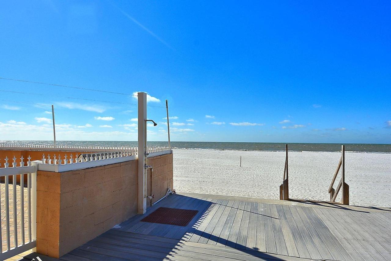 Sunset Chateau 409 St. Pete Beach Exterior photo